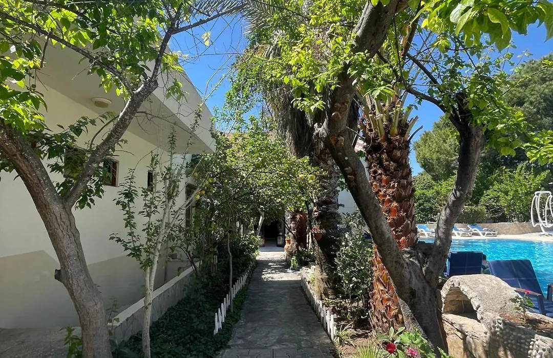 Unlu Hotel-1