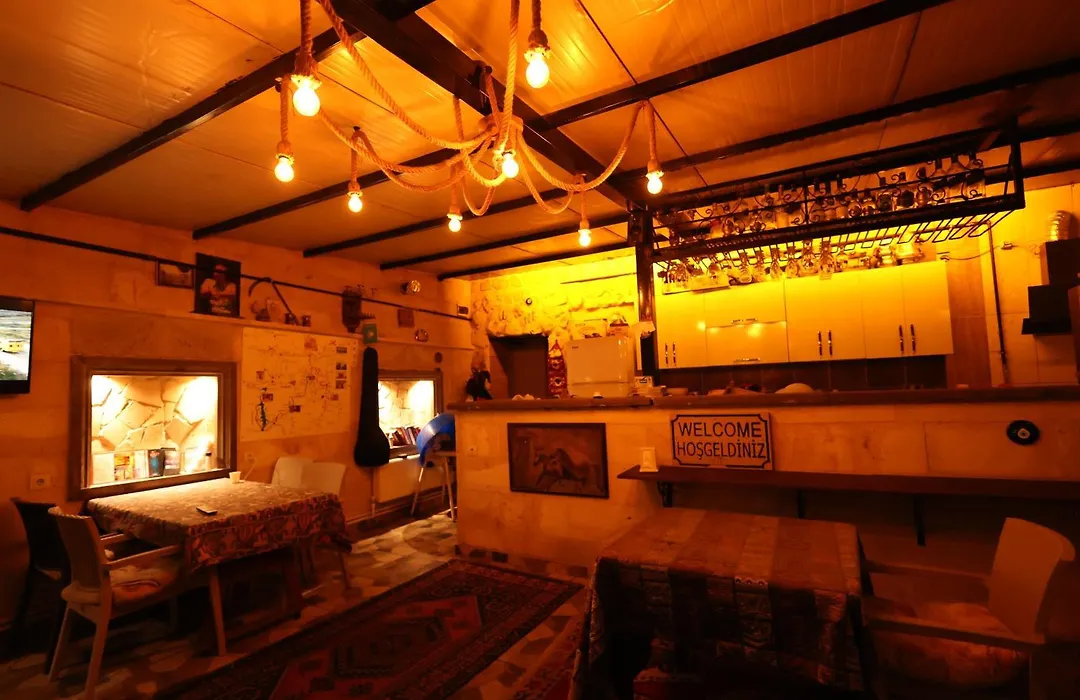 Lucky Luke Stone House-1
