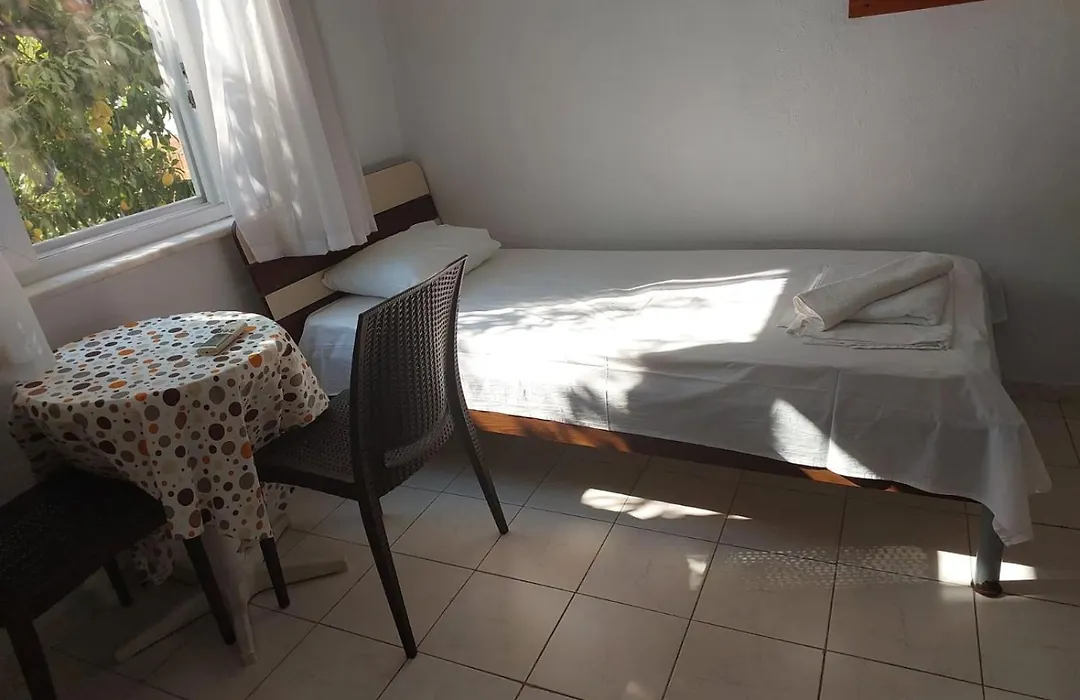 Rose Pension-1