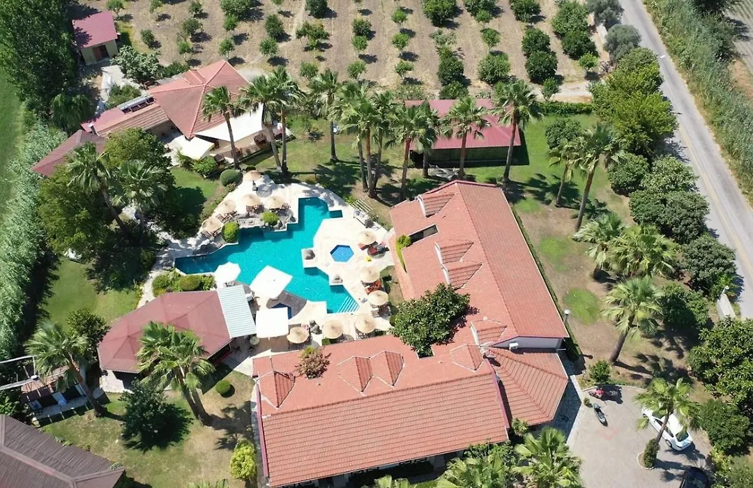 Grenadine Lodge-1