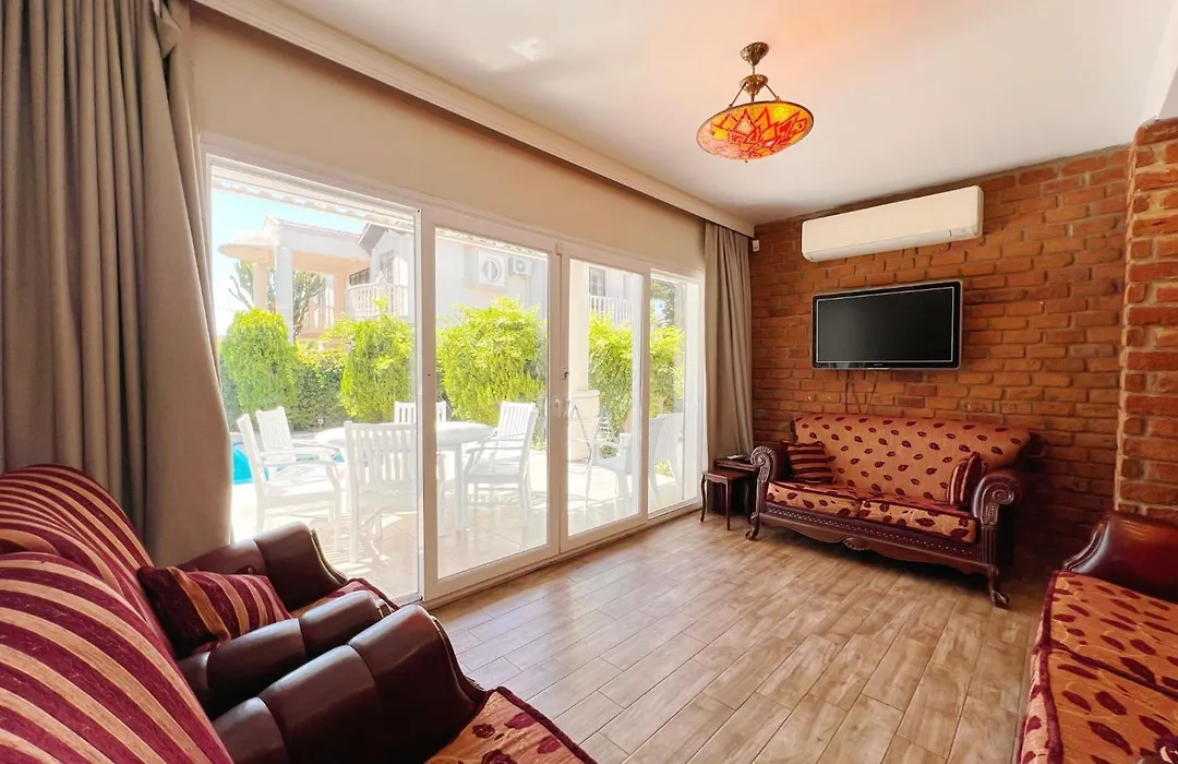 Center Villa-1