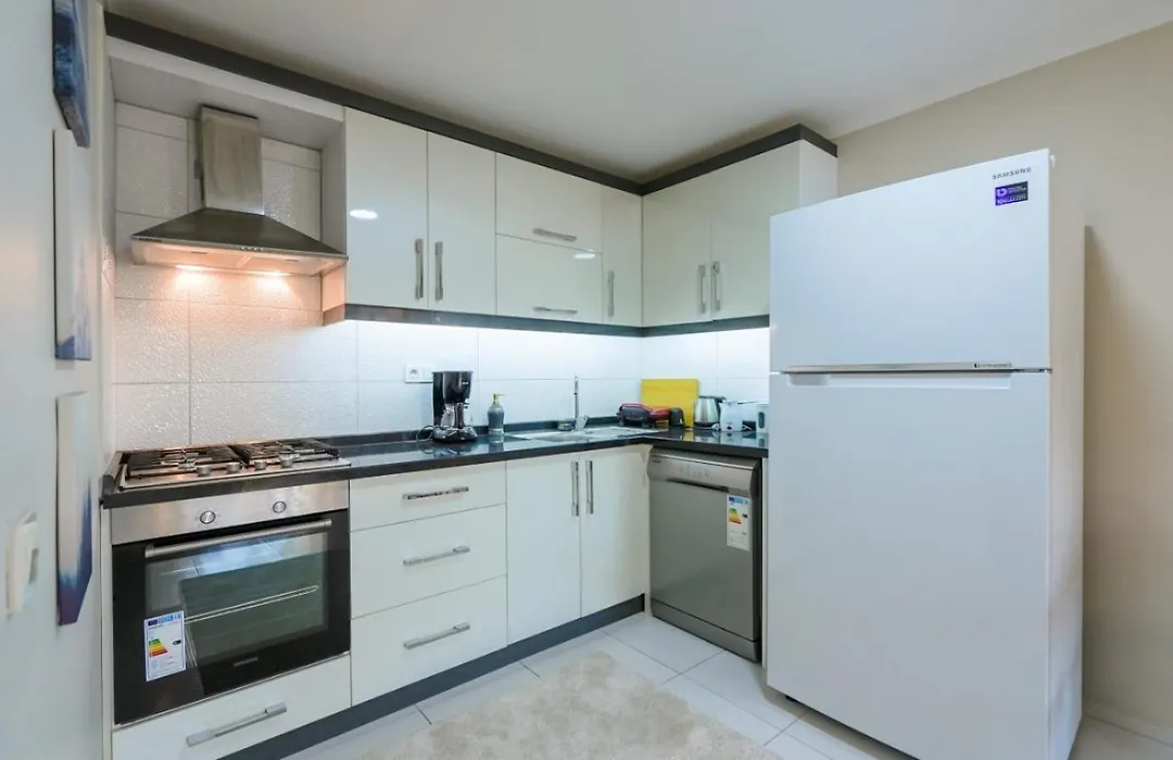 Excellent Flat Near Hadrian'S Gate-1
