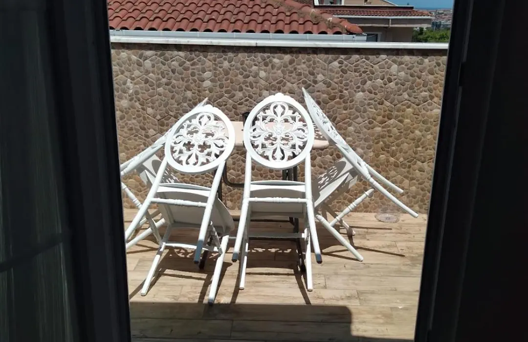 Beren Suite Garden-1