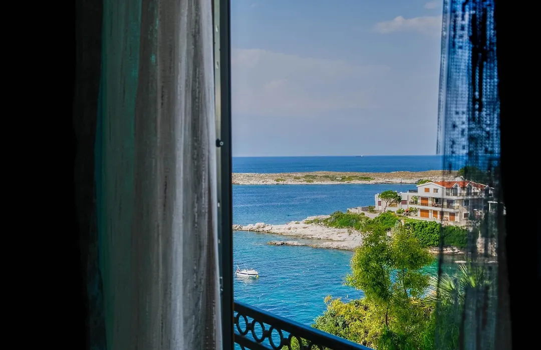 Akvaryum Butık Otel-1