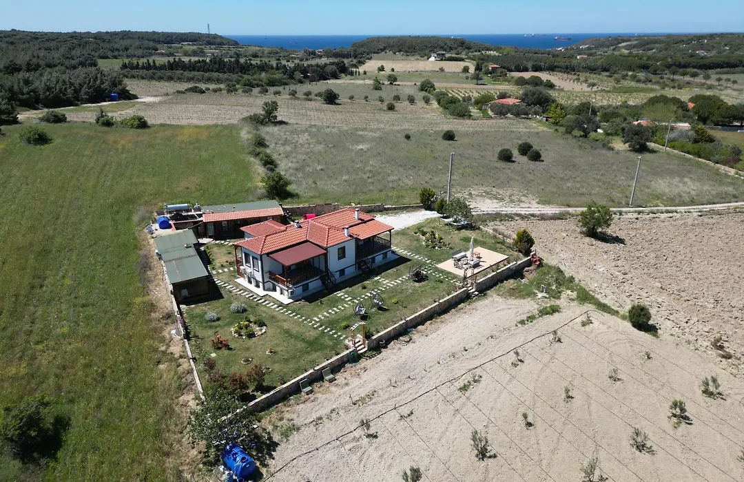 Tinos Otel&Bağ Evi 12 Yaş Üstü-1