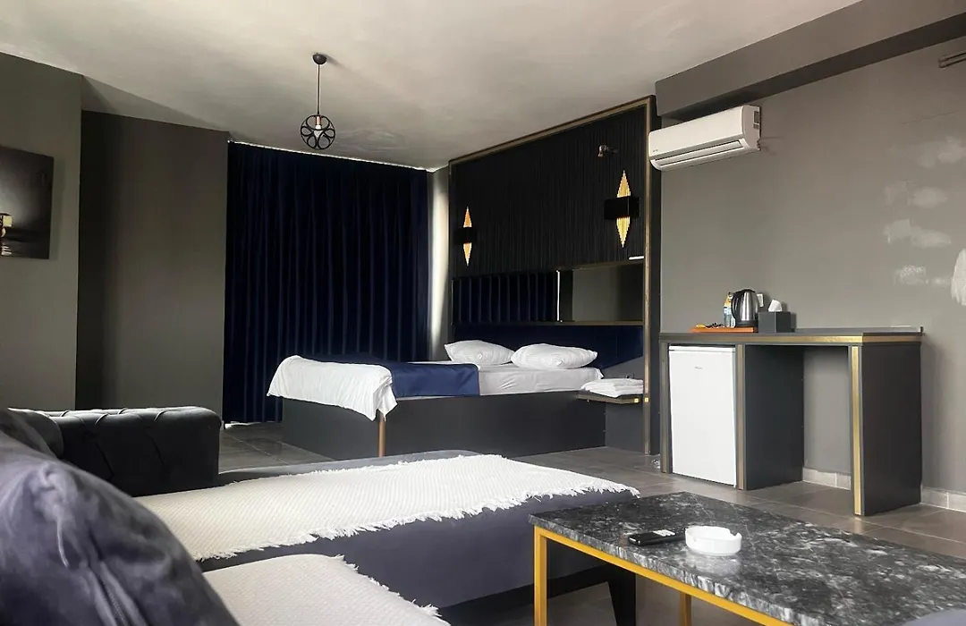 216 Hill Suites-1