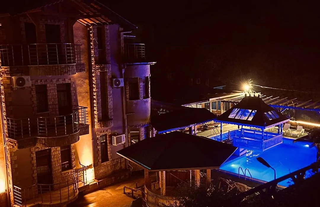 Grand Ahtamar Hotel-1