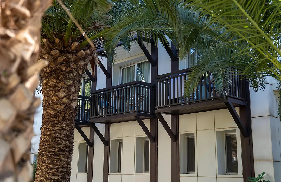 Latanya Park Resort-1