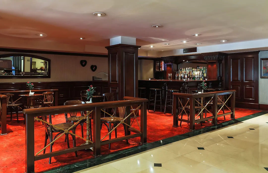 Central Hotel-1