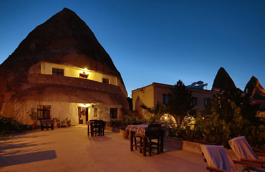 Cave Hotel Saksagan-1