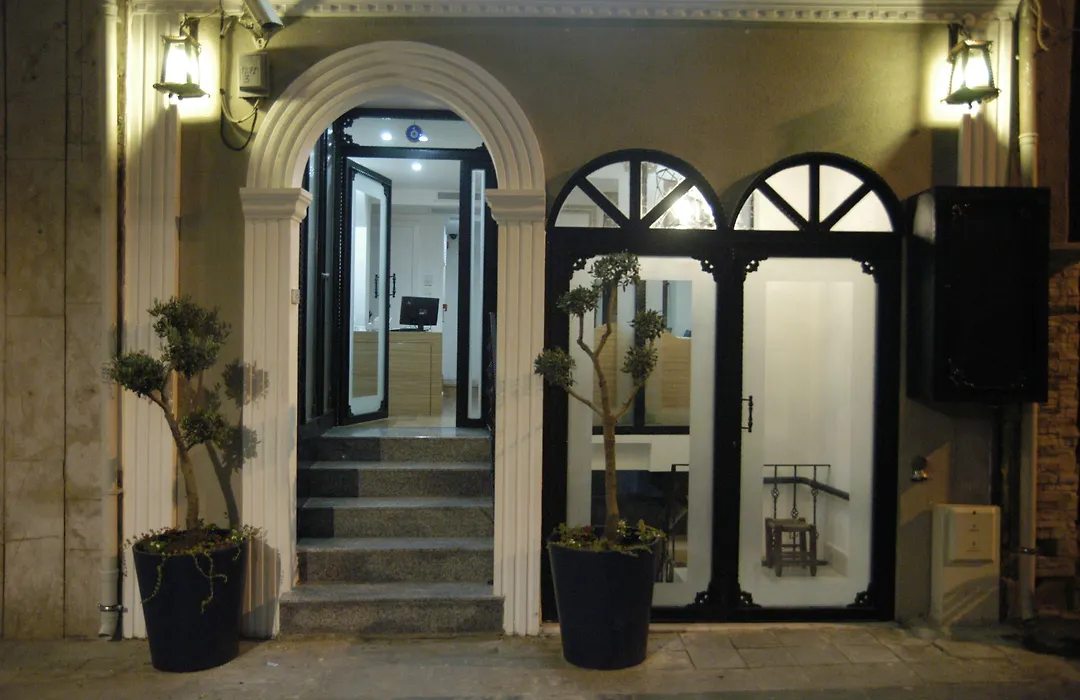 Jakaranda Hotel-1