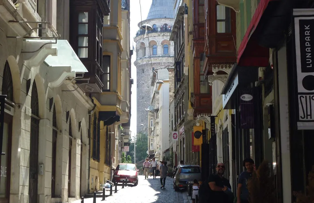 Meroddi Galata Mansion-1