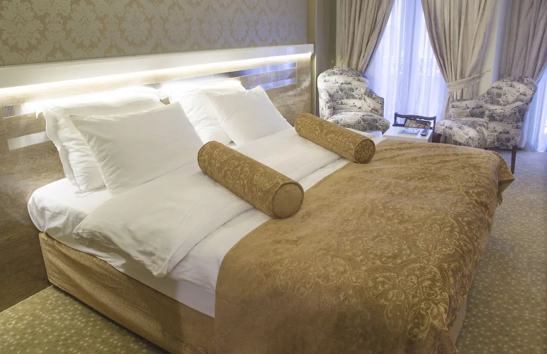 Golden Rain Hotel Old City-1
