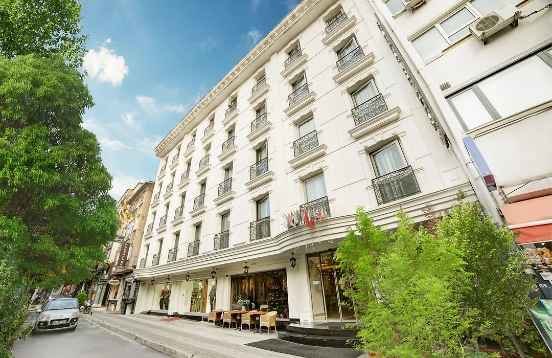 Halifaks Hotel-1