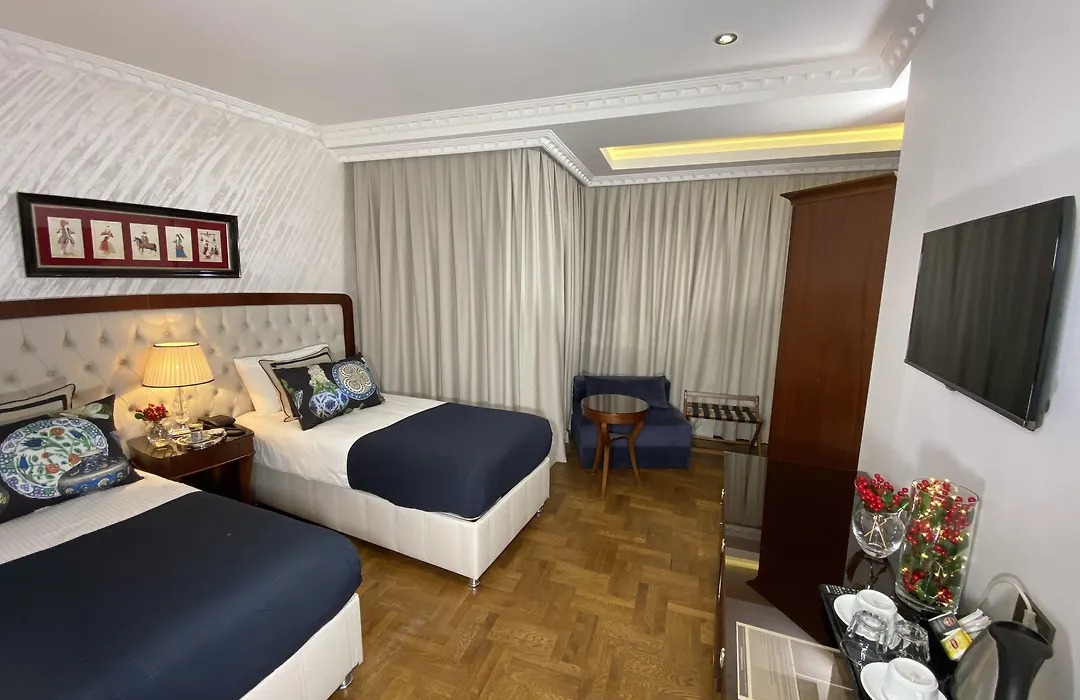 Four Doors Hotel-1