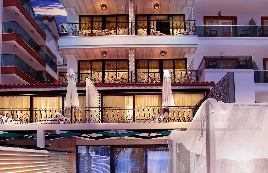 Nur Beach Hotel-1