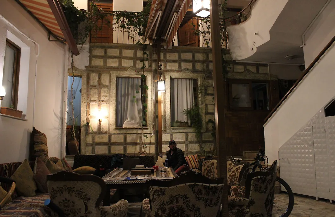 Anz Guest House Pansiyon-1