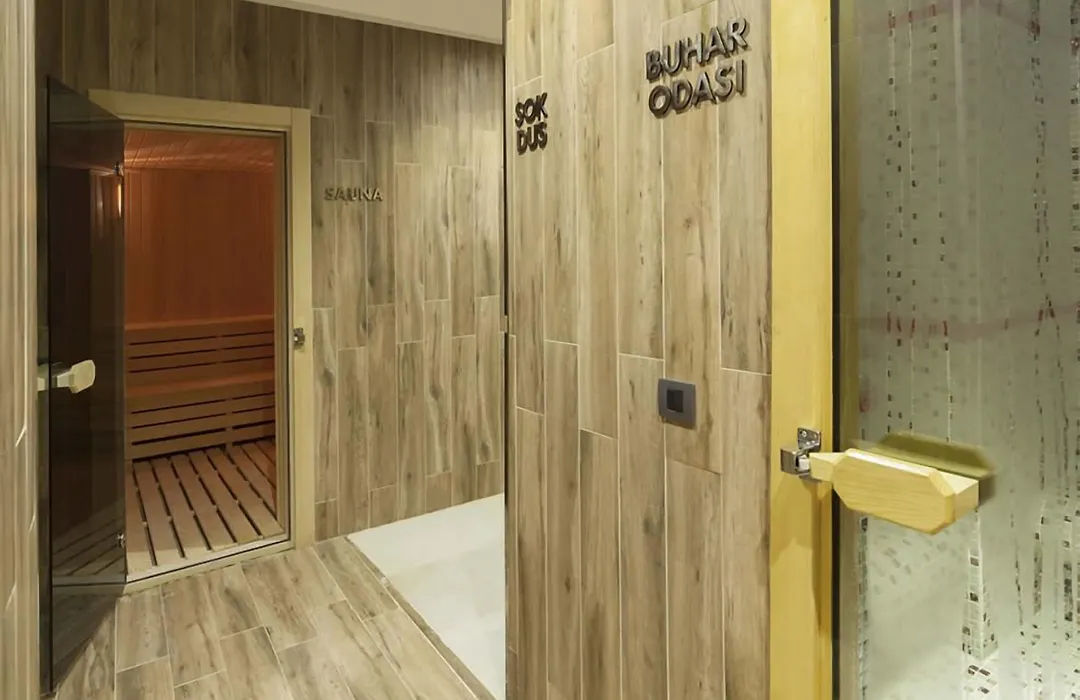 Lamec Hotel Business-1