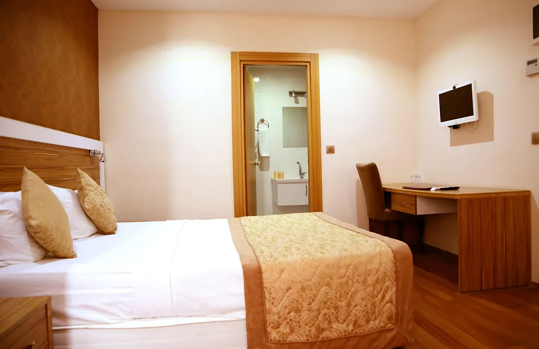 Hotel Golden King-1