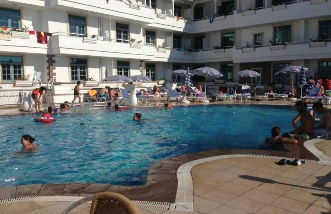 Victoria Suite Hotel & Spa-1