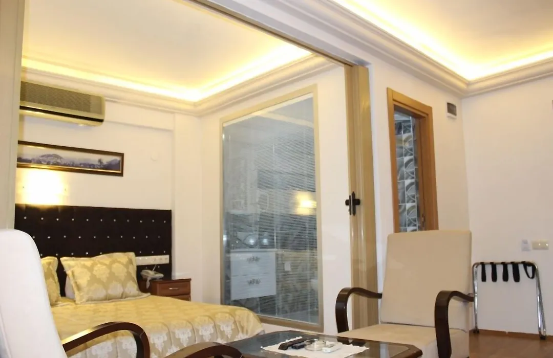 Kit-Tur Hotel-1