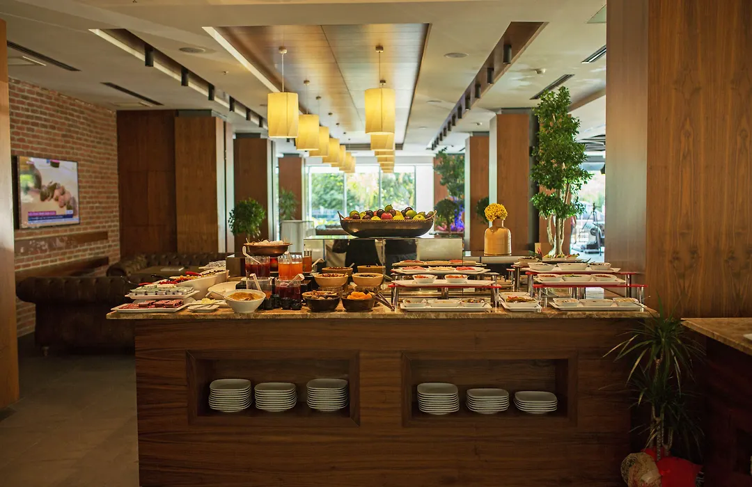 Vista Hotel-1