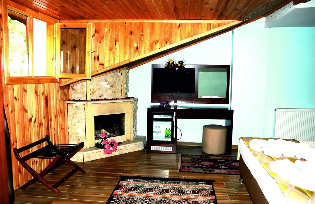 Hill River Hotel-1