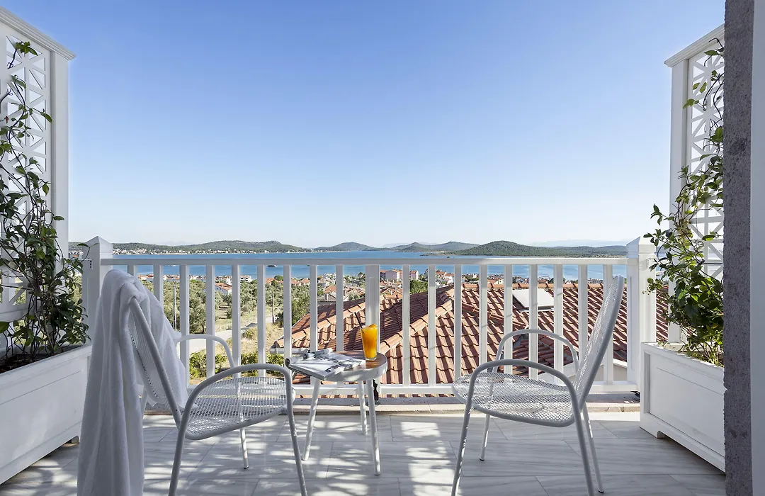 Cunda Pur Beyaz Hotel-1