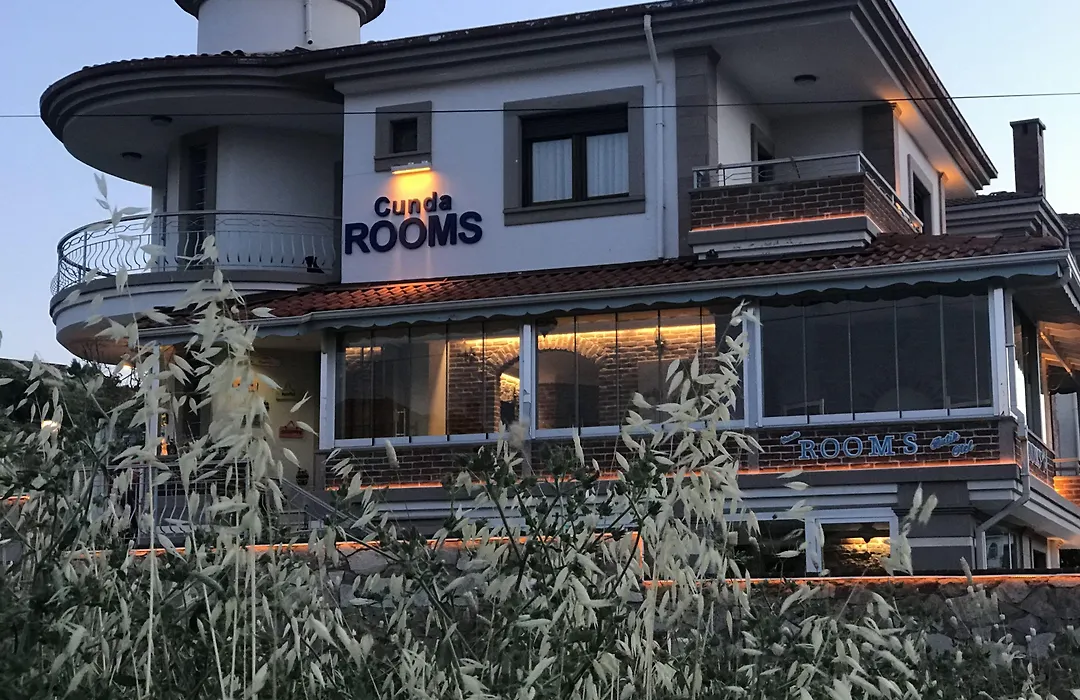 Cunda Rooms Butik Otel-1