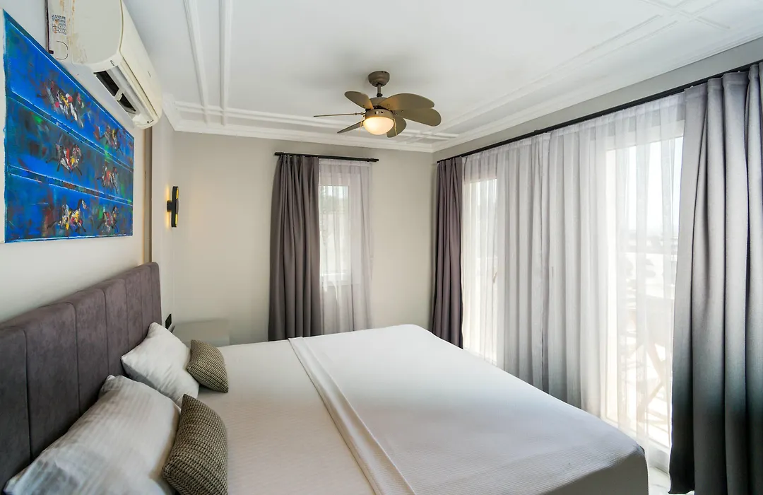 Art Suites Hotel-1