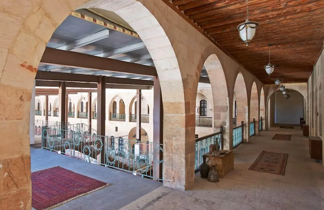 Sirehan Hotel-1
