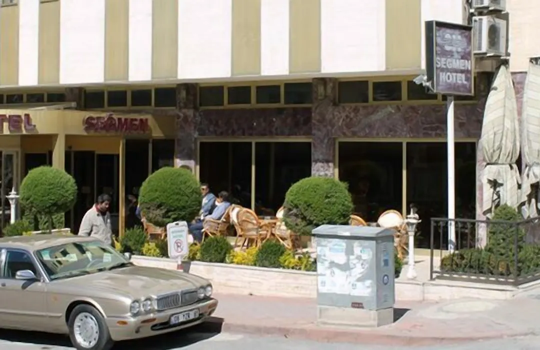 Segmen Hotel-1