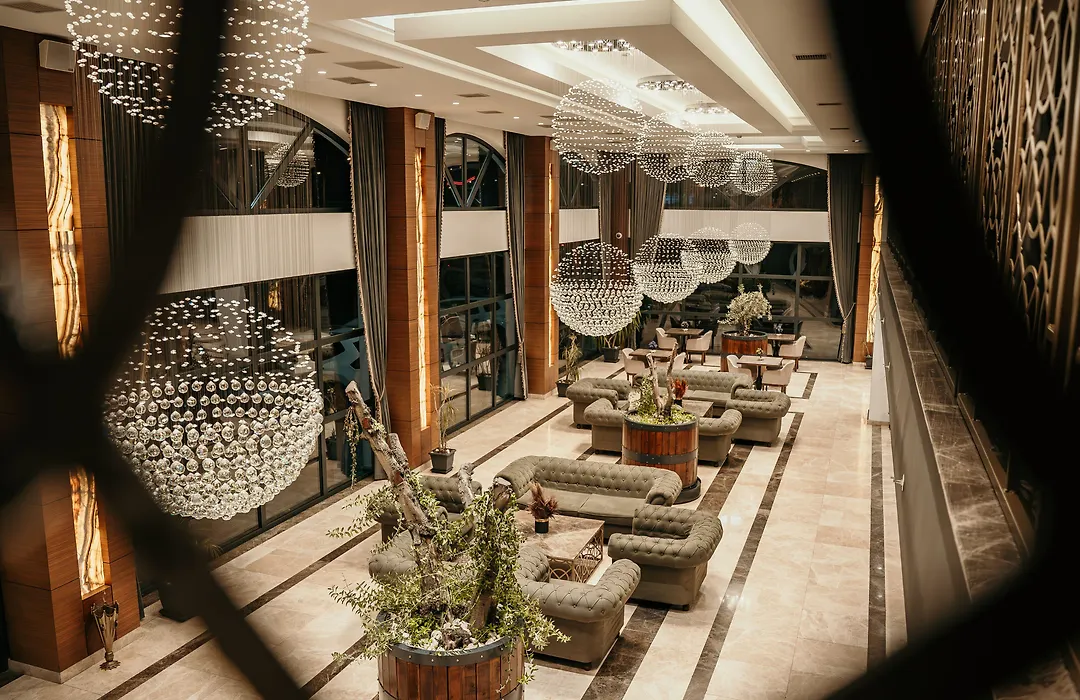 Grand Vaves Hotel-1