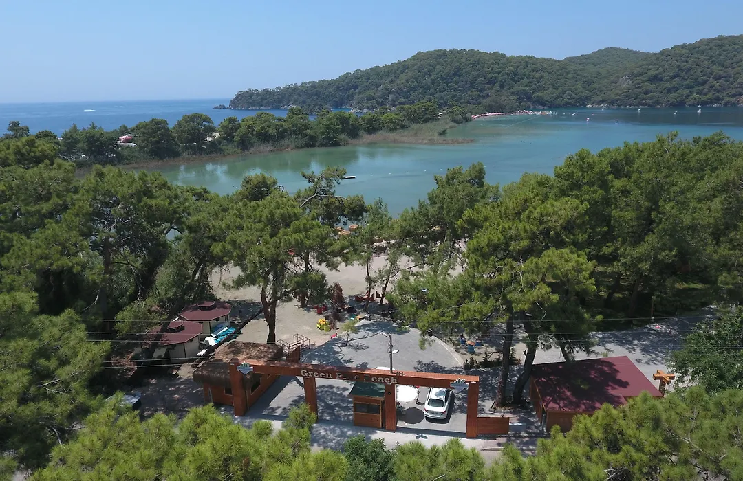 Green Pine Beach & Bungallows-1