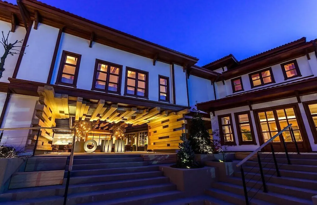 Omm Inn-1