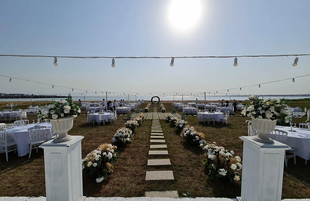 Sporkoey Hotel & Beach Club-1
