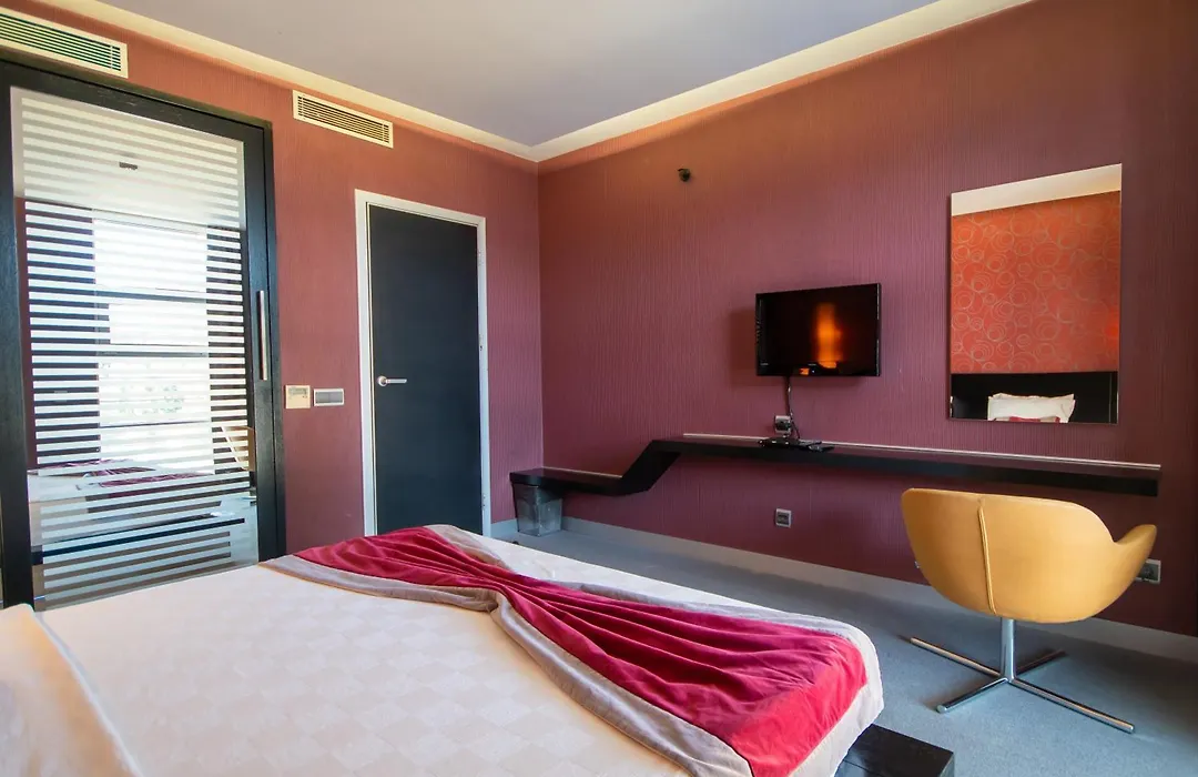 Vernazza Suites-1