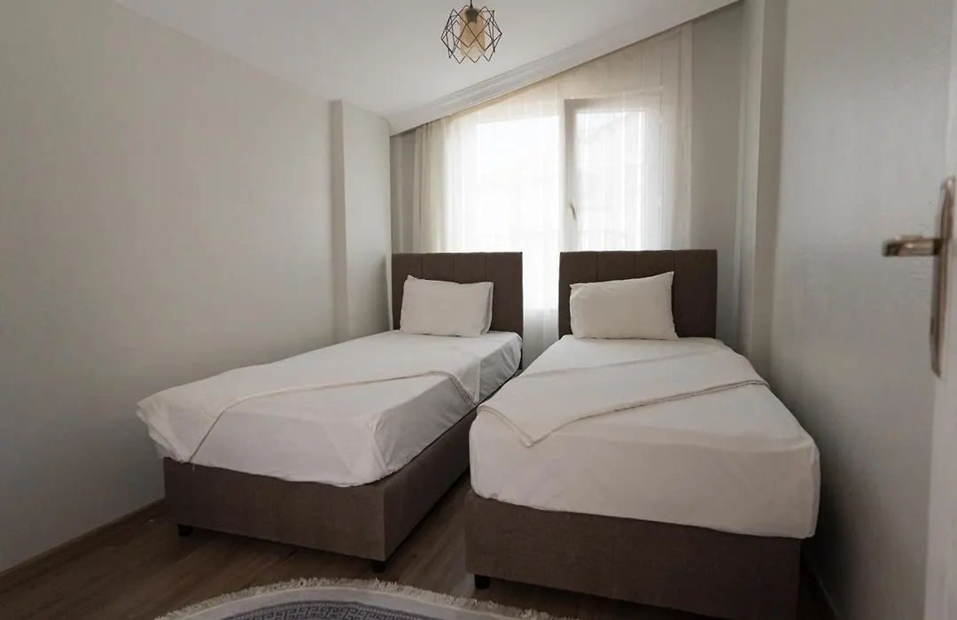 Yade Apart Pension-1