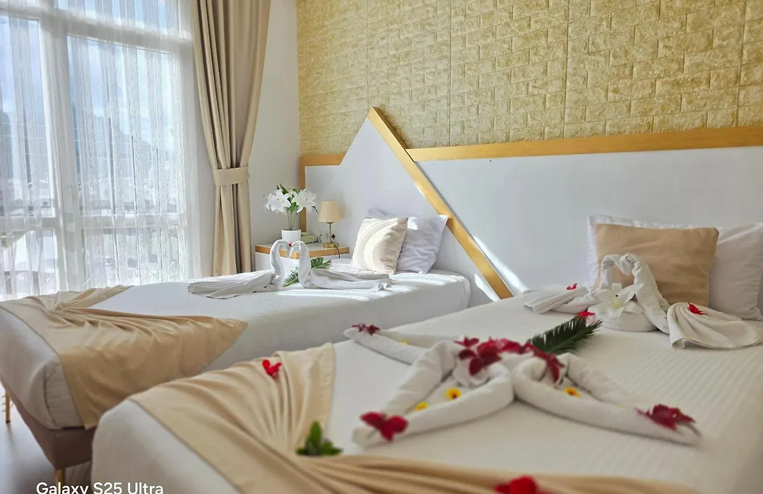 Far Life Hotel-1
