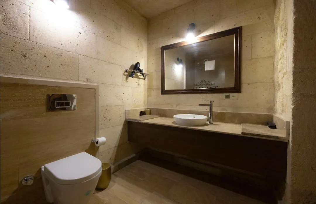 Tafana Cave & Stone Lodge-1