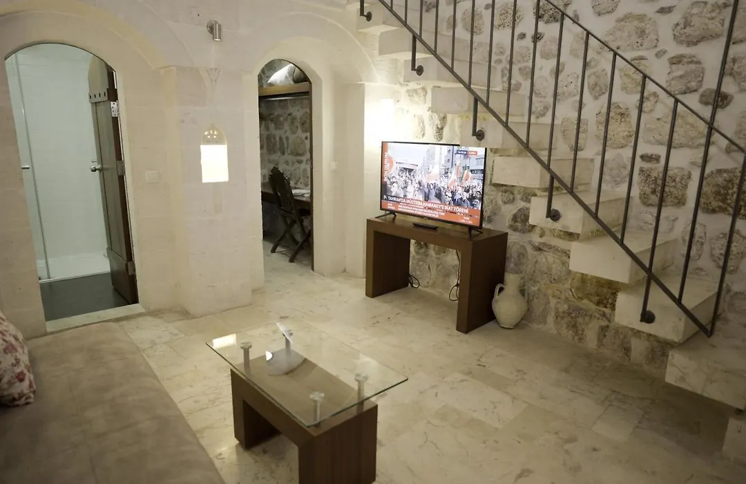Kasr-I Nehroz Hotel-1