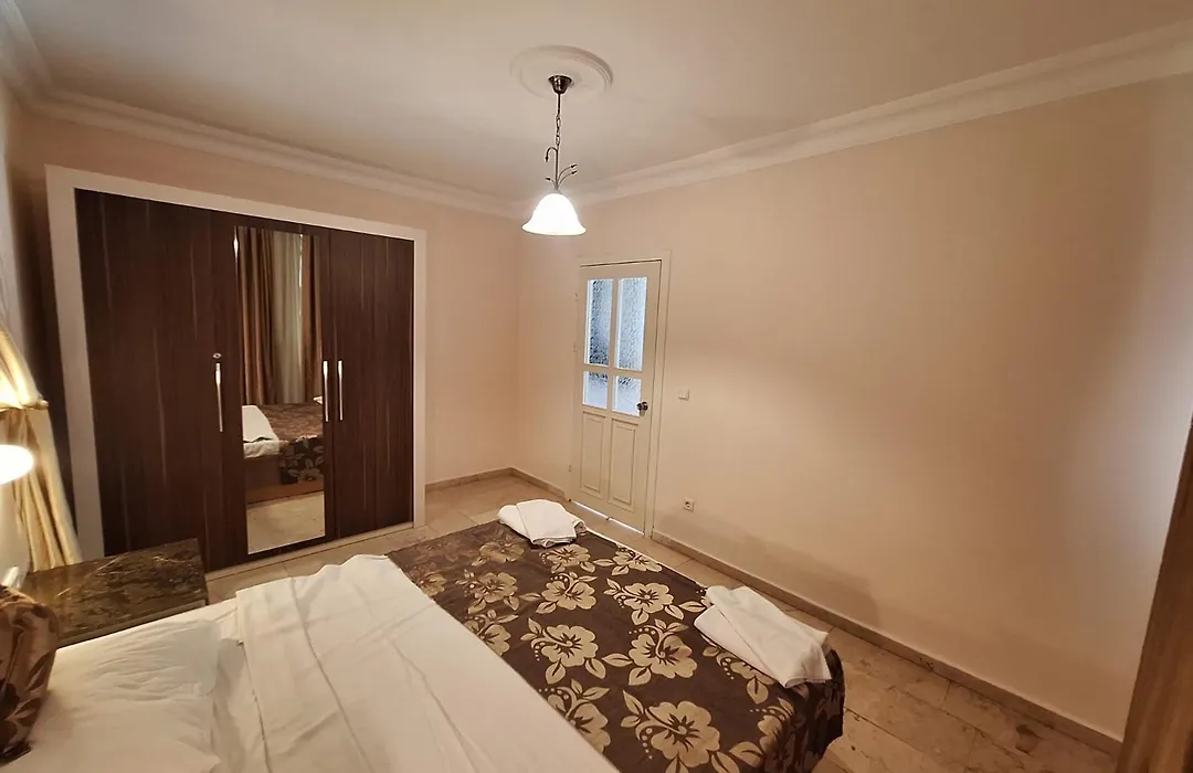 07 Group Hotel-1