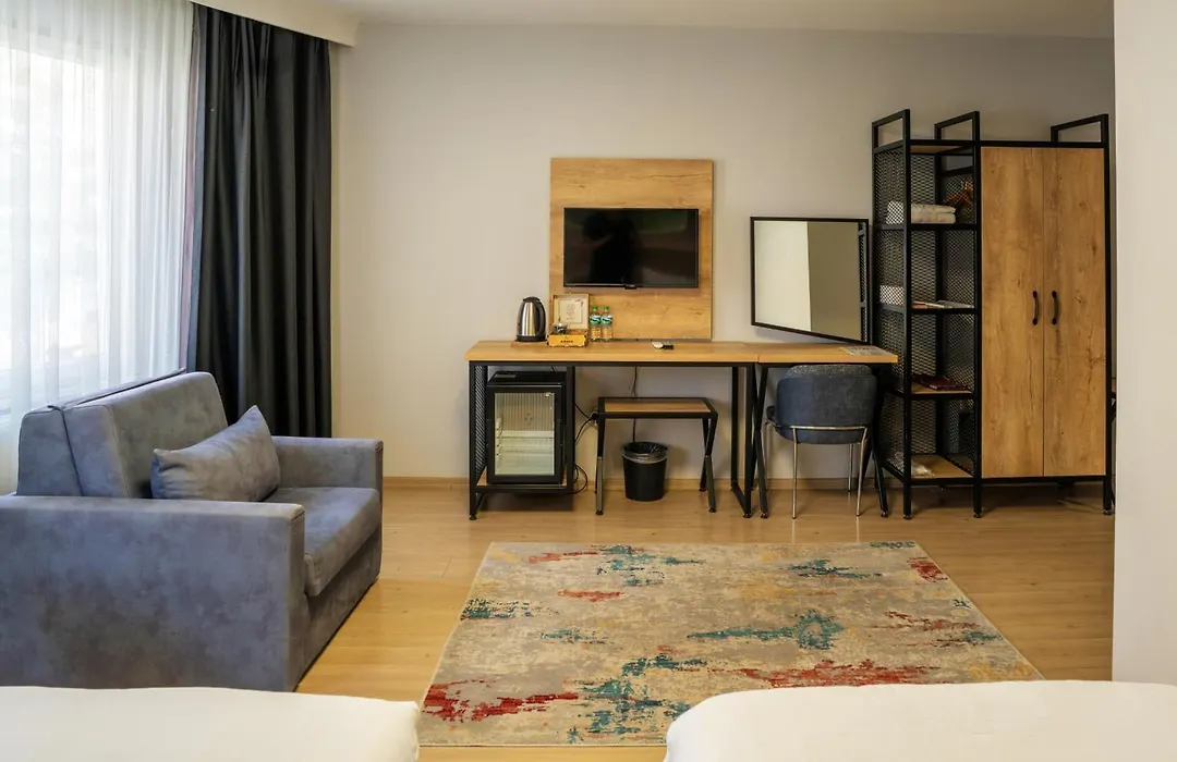 Adresin Hotel-1
