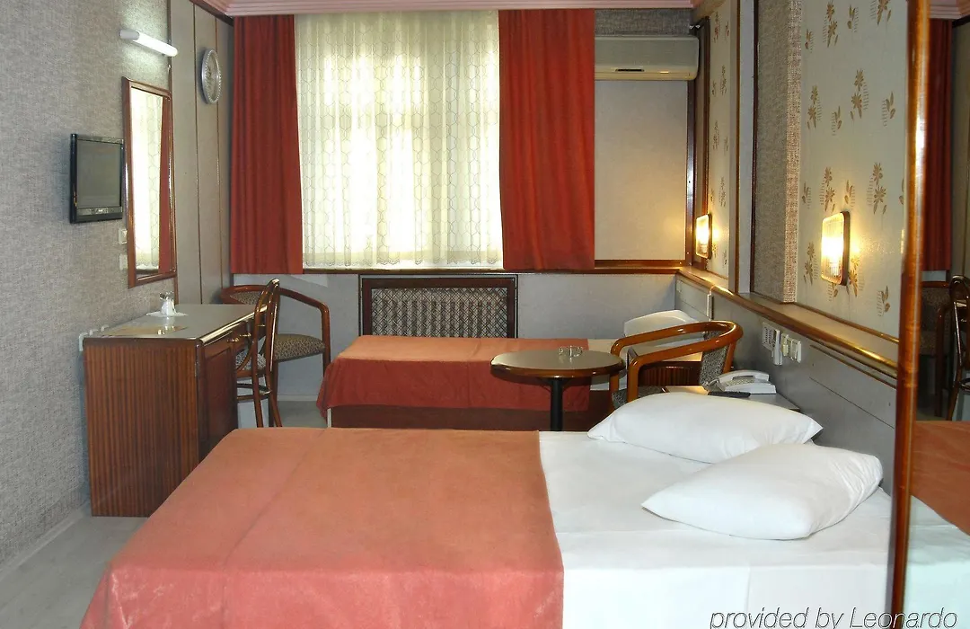 Green Hotel-1
