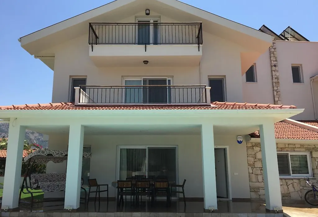 Crescent Twins -White Villa-1