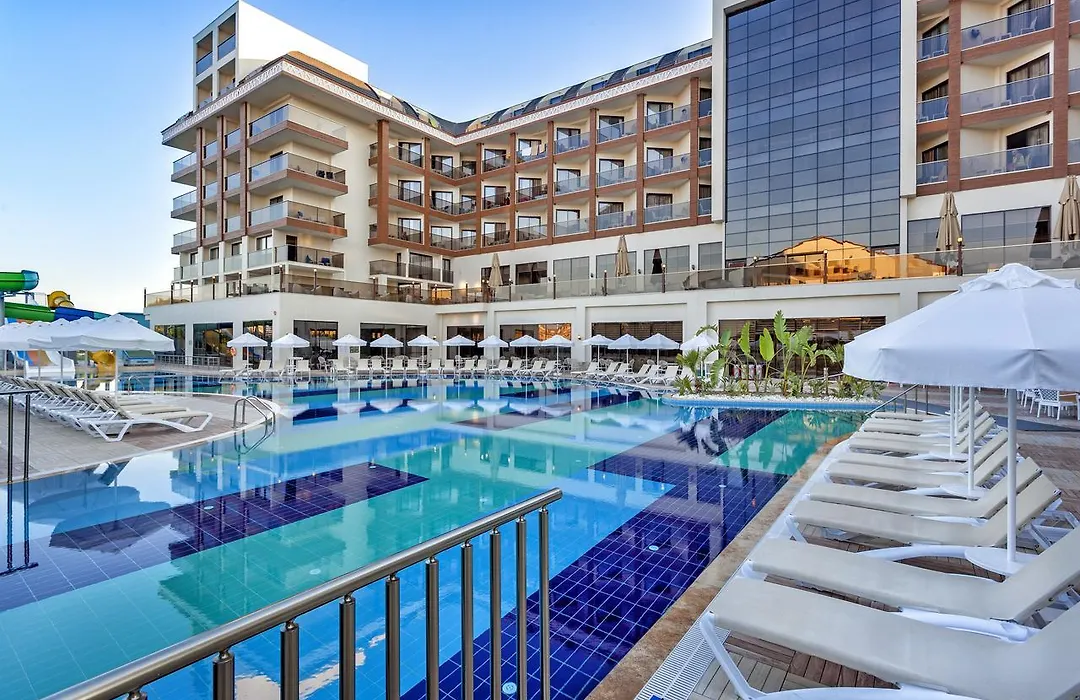 Glamour Resort & Spa-1