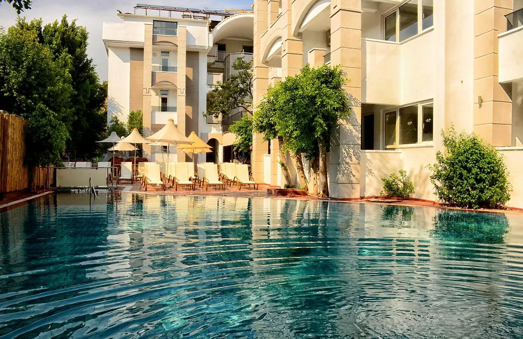 Two Seas Hotel-1