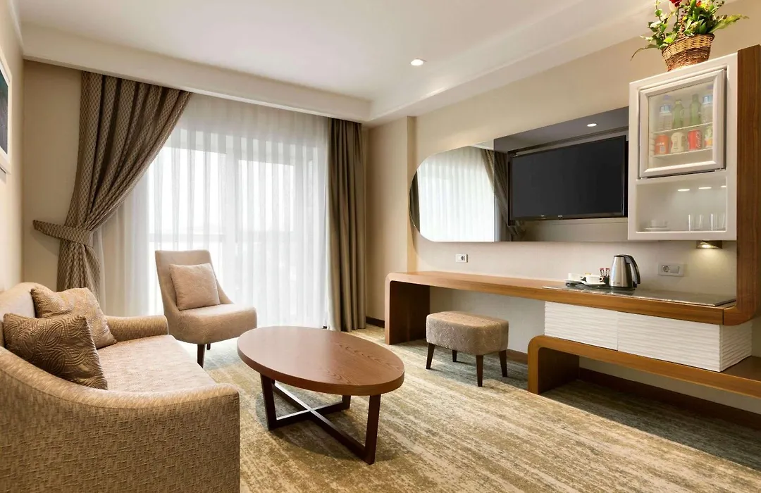 Ramada By Wyndham Gemli̇K-1