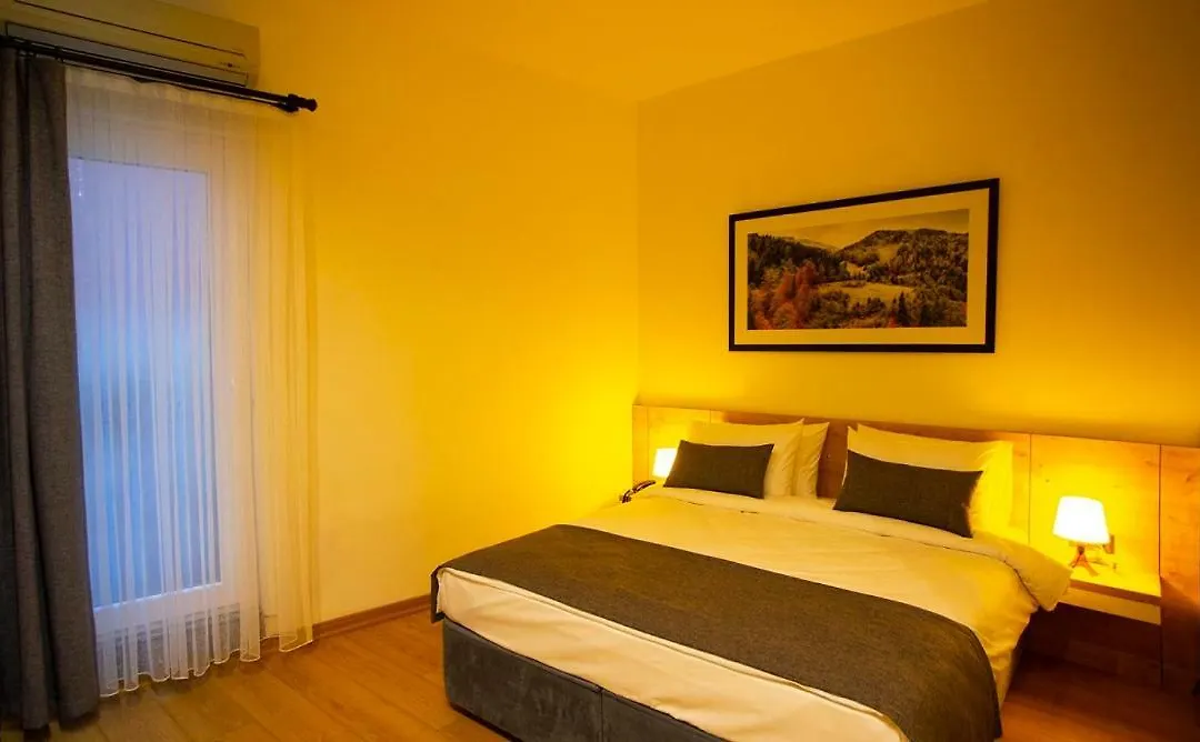 Uzer Otel-1
