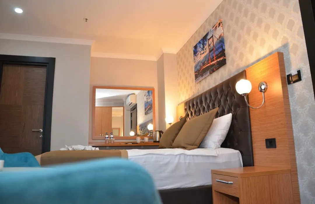 Grand Lark Hotel-1